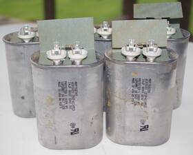 Aerovox 16-2407 24-400 24uf 400v 60hz Capacitor Lot Of 5 Mrp768349