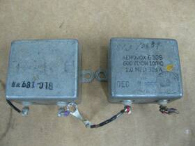 Aerovox 630s Two Capacitors 1 Mfd 600 Vdc Bathtub