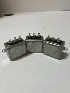 Cp50b5ef254mk Aerovox Cp50b5ef104kk Lot Of 3 630m R12 Capacitors Cp50b5ef254mk Aerovox Cp50b5ef104kk Lot Of 3 630m R12 Capacitors