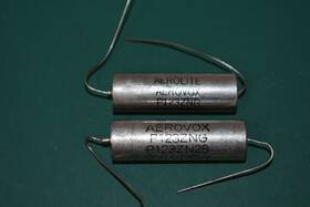 Aerovox P123zn28 Paper/oil Nos 2.0 Uf 300 Vdc Receiver Amplifier Electrolytic Capacitors