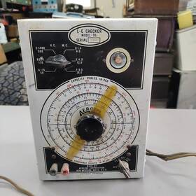 Aerovox Pr2-050 Corporation L-c Checker Model 95 Untested