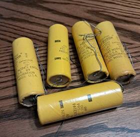 Aerovox Prs-1915 5 Nos Dandee Prs 1915 Dry Electrolytic Capacitor Dcwv 700 Mfd 16 T