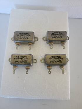 Astron Cp53b6ef104v1 Vintage Capacitor 2x.1 Mf 600 Wvdc Lot Of 4