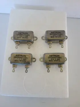 Cp53b6ef104v1 Astron Vintage Capacitor 2x.1 Mf 600 Wvdc Lot Of 4