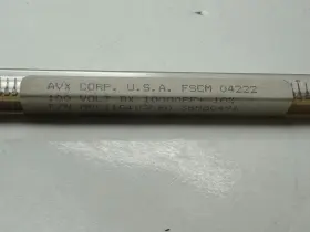 Ckr22bx103ks Avx M39014/22-1076 Lot Of 200 Cap Ceramic Capacitors. 100v 10%