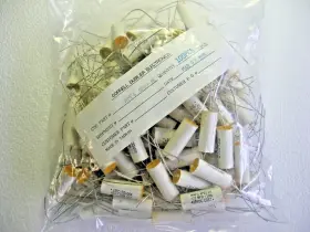 4p22-1k Cornell Dubilier 2000 Piece Cde Axial Polyester Film Capacitor .22 And .47 Uf 400v