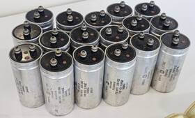 Ge 3004985 17 Pcs General Electric 750 Uf 165 Vdc Radial Electrolytic Can Capacitors