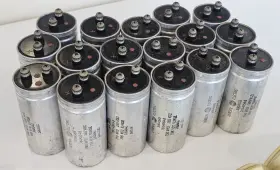 3004985 Ge 17 Pcs General Electric 750 Uf 165 Vdc Radial Electrolytic Can Capacitors