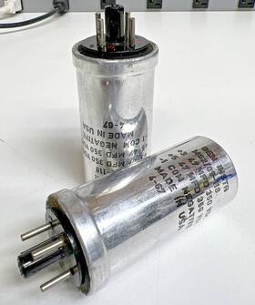 General Instruments M62/09-118 2x Gen Instr Fixed Electrolytic 47 Mfd 350 Vdc Nos