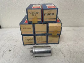 Et31x231 Genral Electronic Vintage Lot Of 8 Nos Electrolytic Can Capacitor