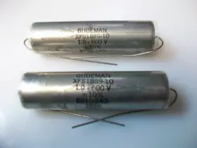 Xfs1889-10 Guideman Pair Of Nos 1 Uf. 600 V. Dc. Vitamin Q Type Oil Capacitors
