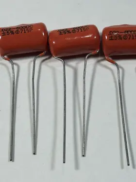 022-600dc Mallory .022-600dc 3 Orange Capacitors 715p