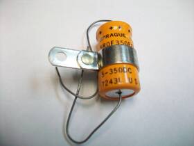 Sprague 5rof350fe1c1 Box Of 32 New 5 Uf. 350 V. Dc. Axial Lead Capacitors With Mounting Tab