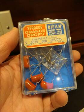 Sprague 6ps-d75 Orange Drops .0075 600 Mylar Paper Radial Lead Capacitors Nos