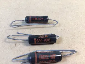 6tm-d22 Sprague 3 Pieces - Black Beauty Capacitors .0022 Uf 600v Nos