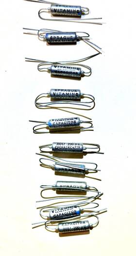Sprague Vitamin Q .0047 4700pf 11x Capacitors Value F At 200 Vdc