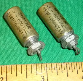 118p10496t15 Sprague Vitamin Q 2 Mil Spec Hermeticall-sealed Caps .1uf 600vdc Stud Mtg