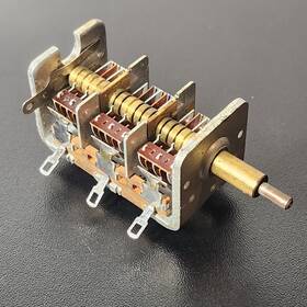 Trw 6842-172 Nos Air Variable Capacitor 3-ganged Radio Tuner 273 6842 172 3/4 Inch Shaft Read