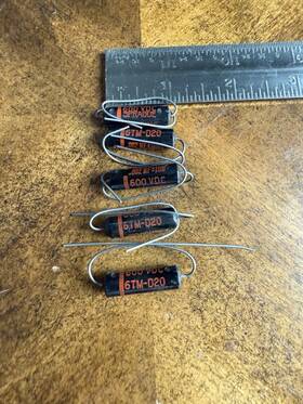 Vishay Sprague 6tm-d20 Black Beauty .002 Uf 600 Vdc Capacitors Long Leads