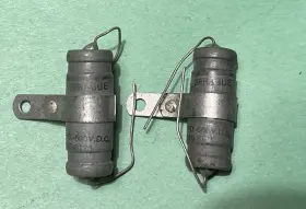 B-8b-8125 Vishay Sprague Pair Of Vintage Pio Capacitors- .05 Uf 600v