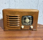 Vintage Zenith Toaster Tube Radio Model 6D525 Beautiful Walnut Cabinet Works ! Used. Price: $149.95.