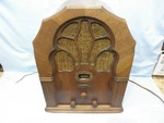 Wonderful 1932 Lyric S-6 Scalloped Cathedral Tube Radio-serviced Radioorphanage Used. Price: $395.00.